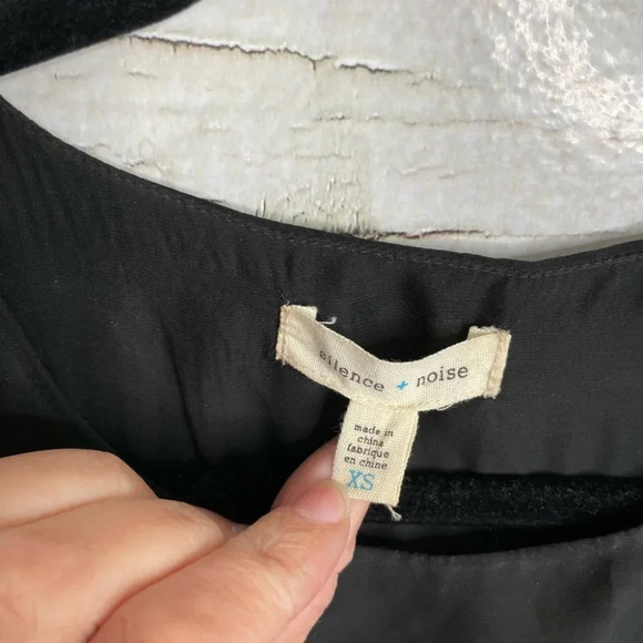 Urban outfitters silence & noise dress mini black cream size xs - Picture 5 of 10